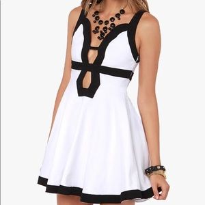 Lulu’s black and white dress
